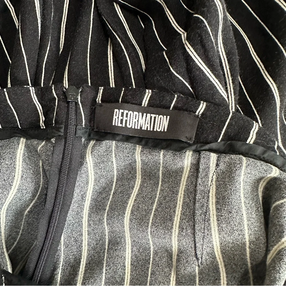 Reformation Black Pinstripe Wide Leg Pants Women’s 8 Petite Tailored Trouser